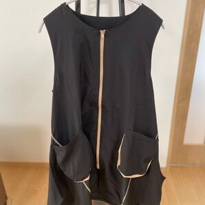 ノースリーブトップス ブラック ジップアップ