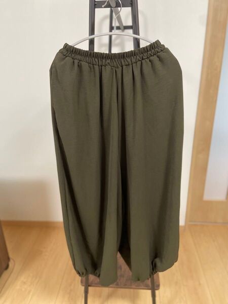 バルーンパンツ カーゴパンツ カジュアルパンツ 深緑 オリーブ