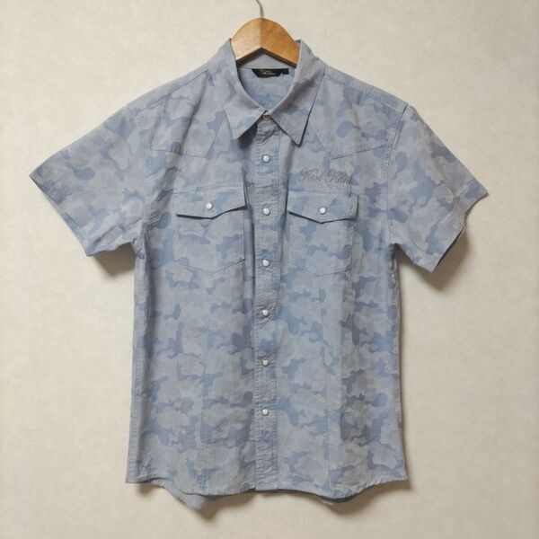 【美品】KARL KANI メンズ 半袖 迷彩柄 刺繍デザイン デニムシャツ L ブルー