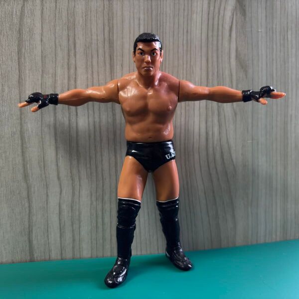 新日本プロレス 小川直也 フィギュア「ベルトと手が 交換出来ます。」