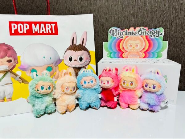 【正規品】ポップマート LABUBU THE MONSTERS Big into Energy ぬいぐるみペンダント