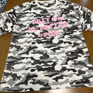 美品! 迷彩柄 L 半袖シャツ 大きめ Tシャツ 半袖Tシャツ 半袖 プリントシャツ