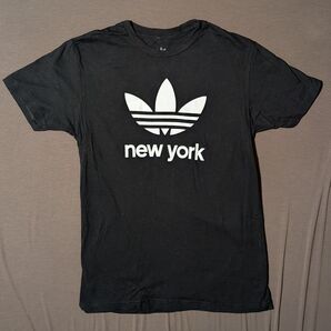 adidas New York ロゴTシャツ ブラック
