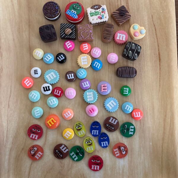 2㎝アクリル デコパーツ mチョコ4㎝ アクリル