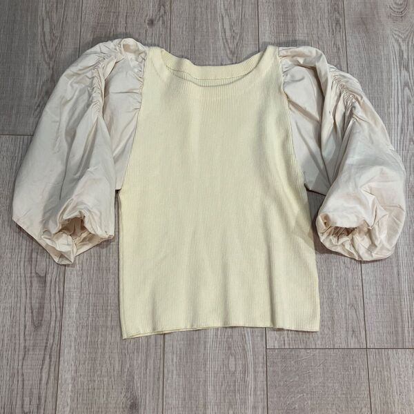 美品 eimy エイミー 異素材MIX パフスリーブトップス ベージュ リブニット パフスリーブ