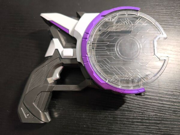 値下げ中!【交換対応品】『 PREMIUM DXメモリアルレーザーレイズライザー』 仮面ライダーギーツ