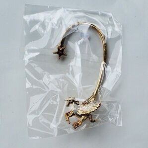 Plus Naoプラスナオ 片耳用 イヤークリップ ペガサス ピアス レディース ゴールド おしゃれ 即日発送 即購入可能