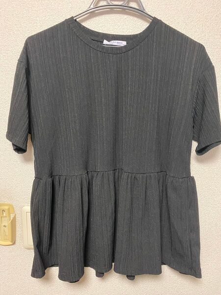 ZARA ぺプラム 半袖Tシャツ カットソー 【S】 黒
