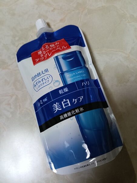 アクアレーベル ホワイトケア ローション M(みずみずしいしっとりタイプ) (詰め替え用) 180ml