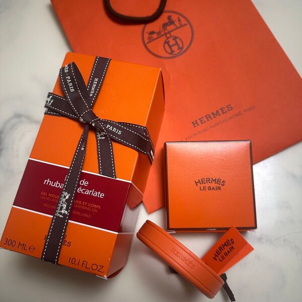 HERMES /エルメス オー ドゥ ルバーブ エカルラット ハンド&ボディー クレンジングジェル 300ml ラバーキャップ付き