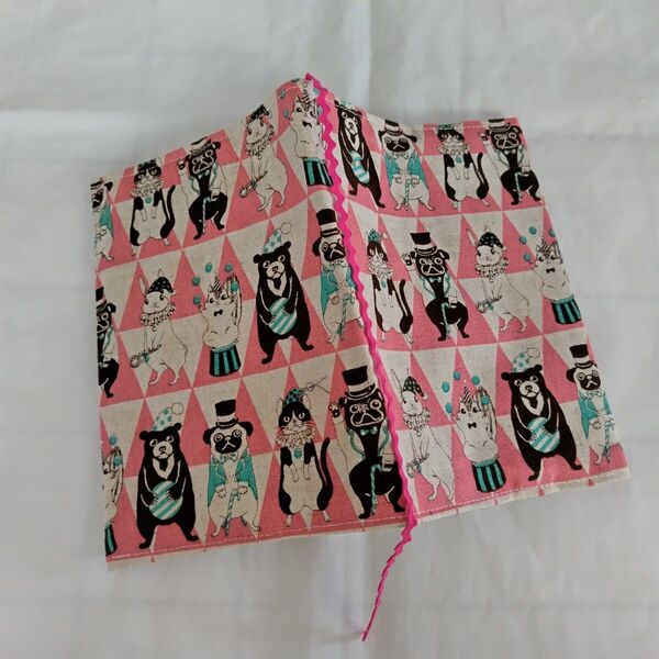 【新書/コミックサイズ】ブックカバー アニマルサーカス 三角 ピンク ハンドメイド