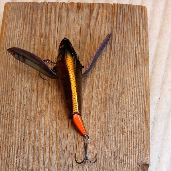 Megabass アイウイング トリプルフライ