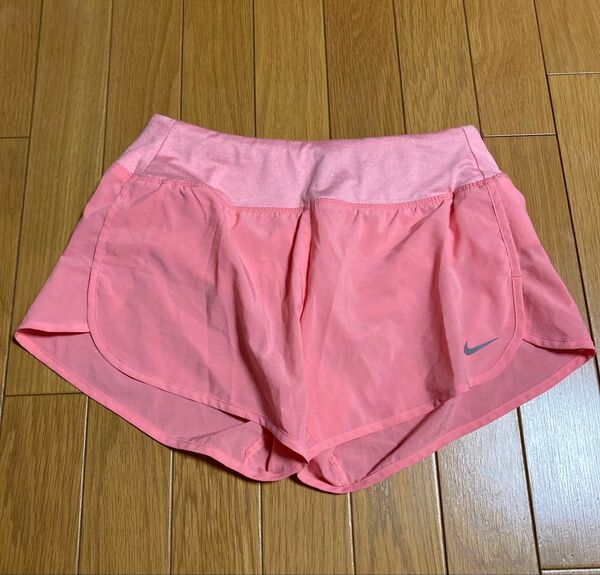 NIKE ショートパンツS ランニングパンツ ナイキ
