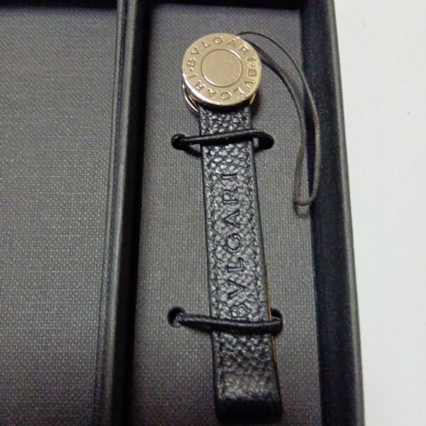 BVLGARI キーホルダー レザーブラック金属部シルバーカラー