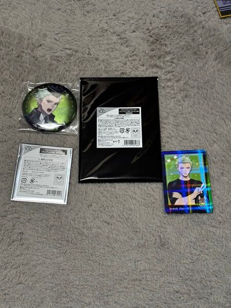 ツイステッドワンダーランド セベクセット フェスのカード 一番くじの缶バッジ コラボカフェのアクリルコースターとステッカー