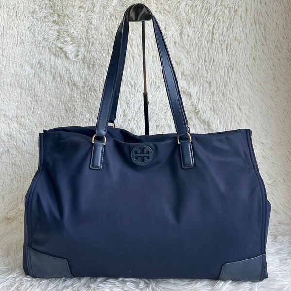 良品 TORY BURCH トリーバーチ トートバッグ エラ ナイロン ロビンソン A4可 大容量 肩掛け ロゴプレート ネイビー
