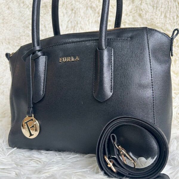 美品 FURLA フルラ ショルダーバッグ ハンドバック 肩掛け 斜め掛け 2way テッサ ブラック 黒 レディース チャーム