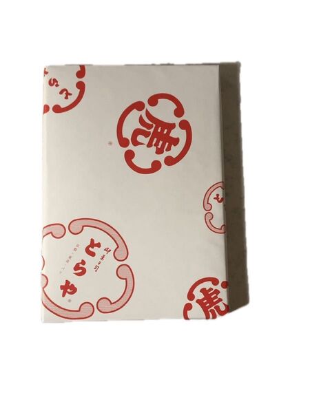 【残り1点】 とらや 羊羹 ようかん 16本 化粧箱 土産 差し入れ 虎屋 包装 小型羊羹 小形羊羹 新品未開封