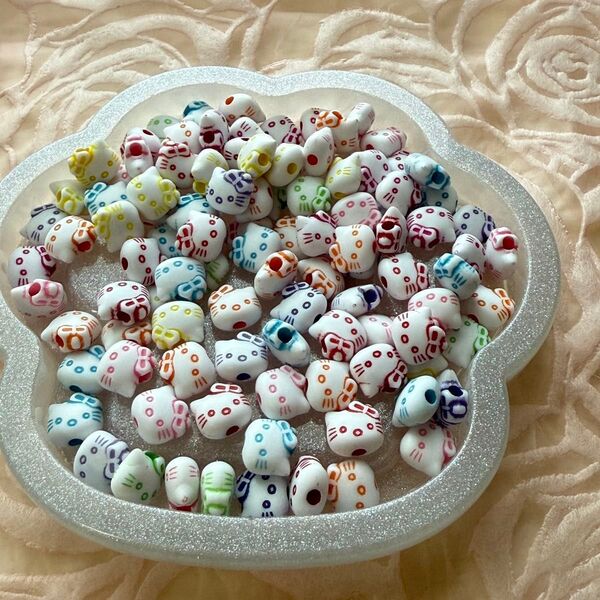 アクリルキャラクタービーズ 50g ミックスカラー キティ