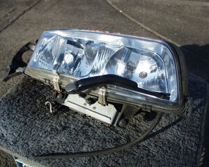  Volvo S80 original halogen right head light white 