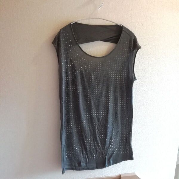 オシャレ OKIRAKU スタッズ ロック ノースリーブ Tシャツ 背中開き