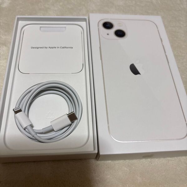 iPhone13箱、充電ケーブル