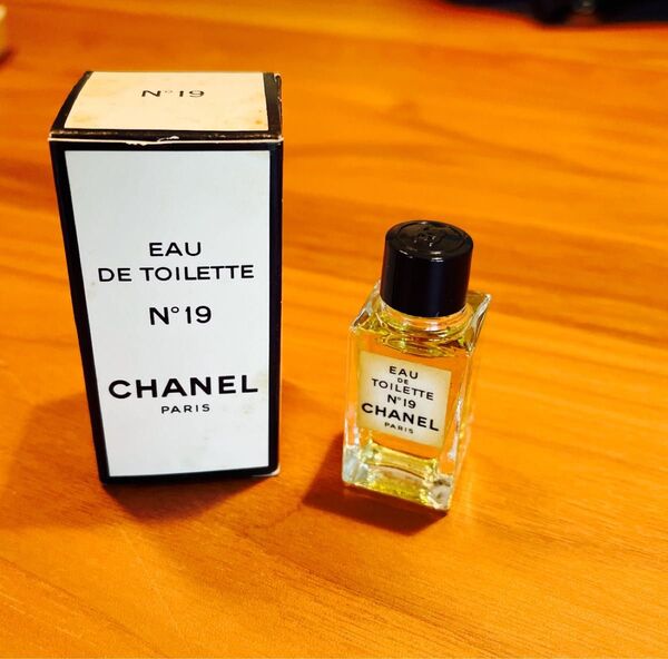 【残量9割以上】シャネル CHANEL 香水 No 19 4.5ml オードトワレ フレグランス EAU DE TOILETTE