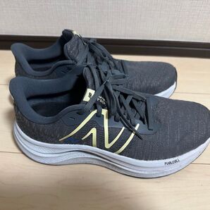 ニューバランス ランニングシューズ サイズ25.5cm US7.5