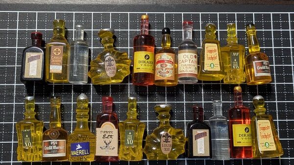 ハンドメイド ミニチュア 酒 ウイスキー ブランデー リキュール ボトル デコパーツ ドールハウス 玩具 おもちゃ 20個 ①