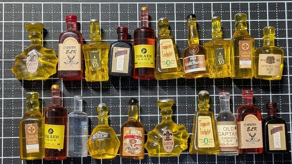 ハンドメイド ミニチュア 酒 ウイスキー ブランデー リキュール ボトル デコパーツ ドールハウス 玩具 おもちゃ 20個 ②