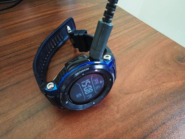 スマートウォッチ CASIO wsd-f30