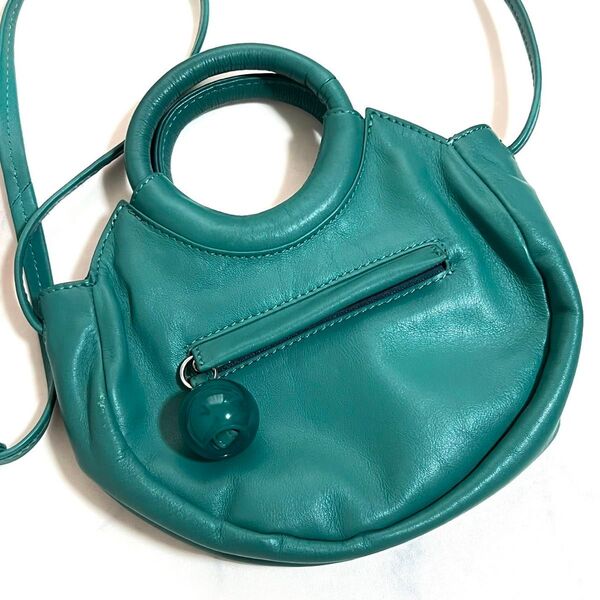 ear PAPILLONNER【美品】本革 牛革 レザー ショルダーバッグ 2WAY ミニ 丸型 ラウンド 緑 グリーン
