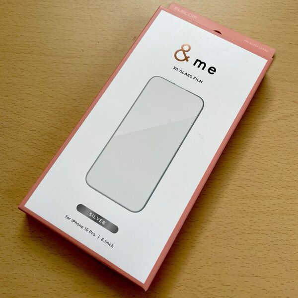 iPhone 15 Pro 用 &me ガラスフィルム フレーム付き 高透明