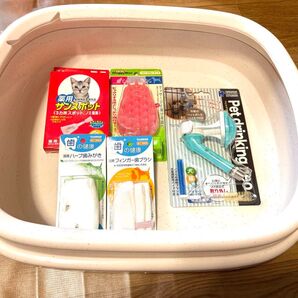 ペット用品 まとめ売り 猫用トイレ、ペットボトル用飲水器、グルーマー、薬用サンスポット、フィンガー歯ブラシ 新品未使用
