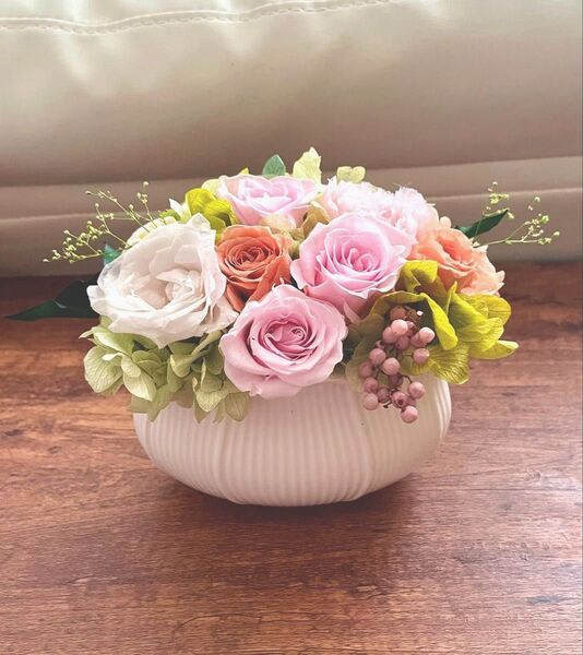 **..ふんわり優しいローズアレンジ..*°. プリザーブドフラワー お花の贈り物