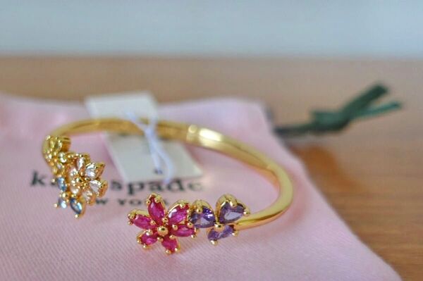 kate spade New York ケイトスペードニューヨーク ファースト ブルーム フラワー クラスター バングル