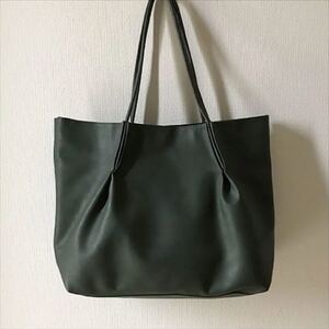 新品☆超軽量 A4が入る大きめトート 軽量トートバッグ グリーン 通勤 通学 フェイクレザー エコレザー