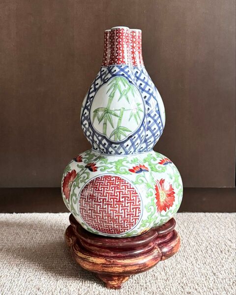 大清雍正年製 瓢箪型花瓶 壺 木製台座付き 粉彩 中国古美術品 骨董 中国美術 唐物