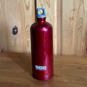 SIGG シグ アルミボトル 1L スイス製 水筒アウトドア