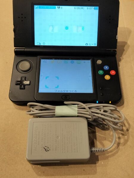 Newニンテンドー3DS ブラック 充電器つき