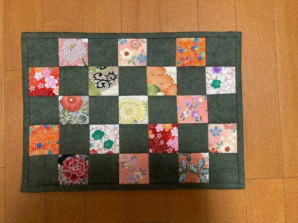 パッチワーク(和柄スクエア)インテリアマット ハンドメイド