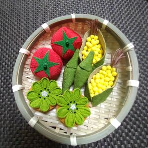 ちりめん細工夏野菜(かご付き)