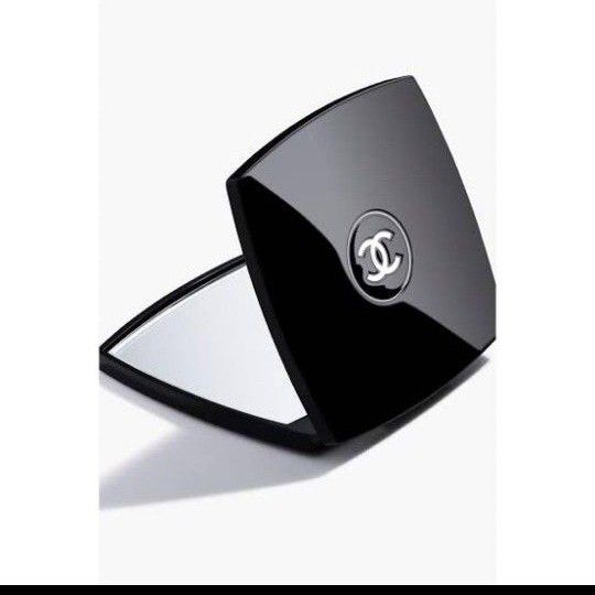 CHANEL コンパクト ミラー ポーチ付き
