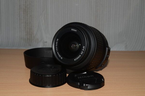 【美品・完動品】Nikon AF-S DX Nikkor 18-55mm 1:3.5-5.6 G VR