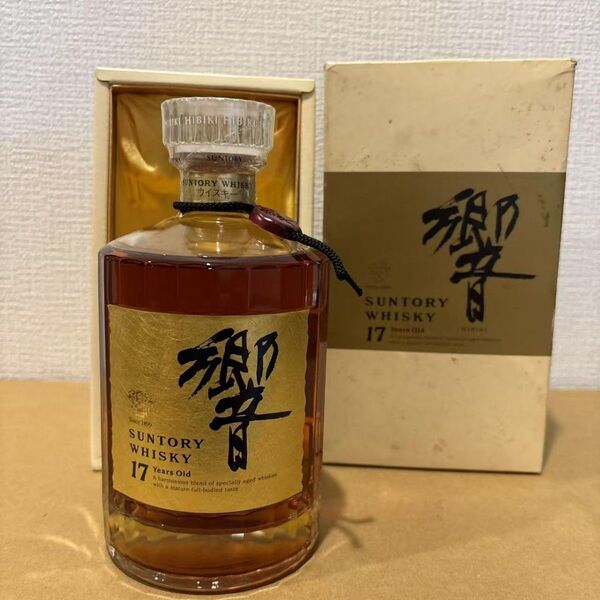 サントリーウイスキー 響17年 ゴールドラベル 箱付き 未開封 古酒 SUNTORY whisky HIBIKI 国内酒