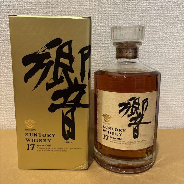 サントリー ウイスキー 響17年 裏ゴールドラベル 箱付 SUNTORY whisky HIBIKI 古酒 未開封