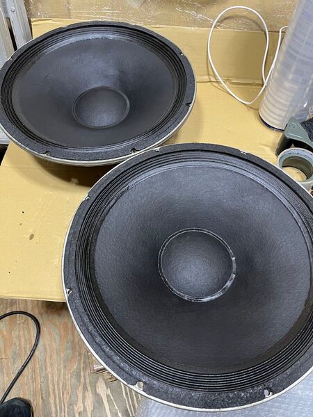 Peavey Black Widow 15インチ1ペア動作品(ジャンク扱)