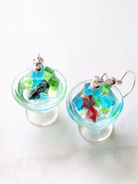897 水面きらめく金魚の夢ピアス/イヤリング