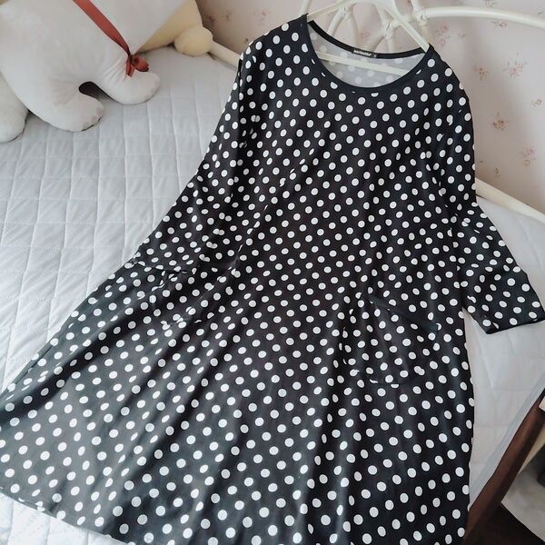 美品 marimekko ドット 丸ポケット カットソーワンピース M 水玉
