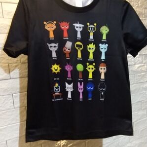 130 スプランキー Tシャツ 20匹が並んでる柄